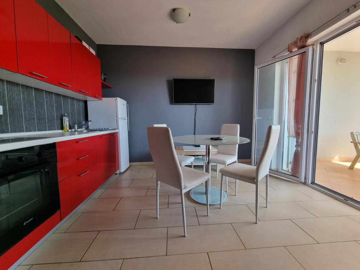 Apartment Wallot *